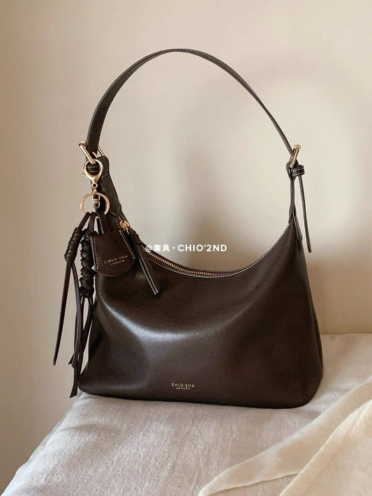 Chio2nd cowhide hibiscus tote bag, versatile large shoulder/crossbody bag for everyday commuting.