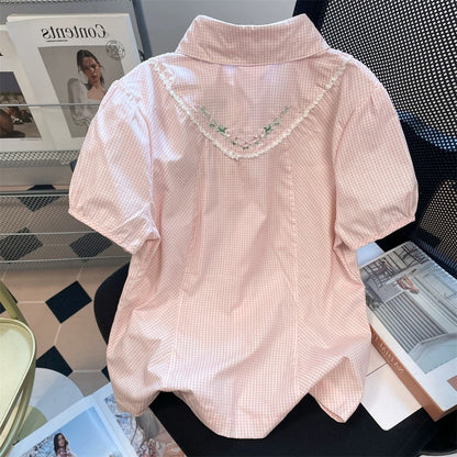 Unique and beautiful pink embroidered short-sleeved shirt, new summer style for men and women, sweet, youthful, and fashionable strawberry plaid top.