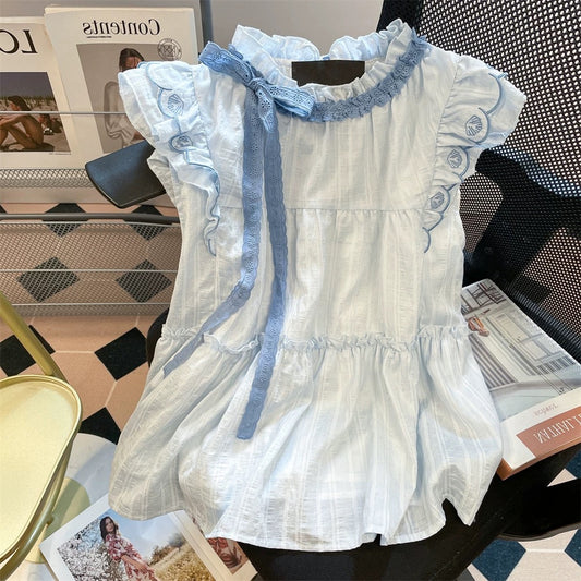 Super cute and sweet tie-neck bow shirt, new summer style for men and women, slimming, flutter sleeves, perfect for petite figures.