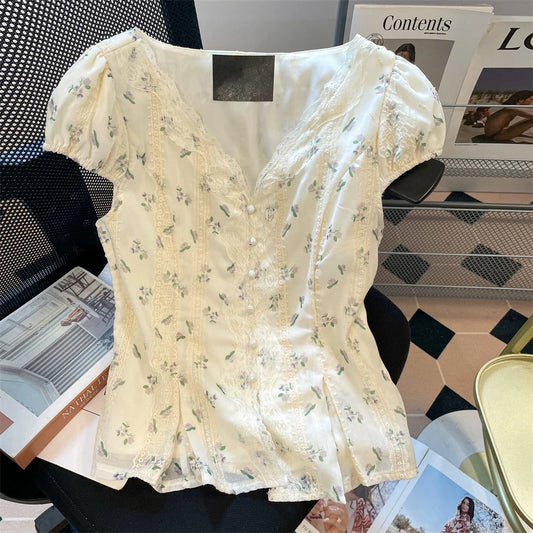French-style lace-trimmed floral print slim-fit shirt, new summer style for men and women, retro V-neck short-sleeved top.