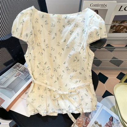 French-style lace-trimmed floral print slim-fit shirt, new summer style for men and women, retro V-neck short-sleeved top.