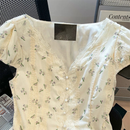 French-style lace-trimmed floral print slim-fit shirt, new summer style for men and women, retro V-neck short-sleeved top.