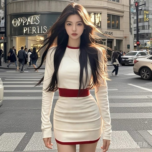 Coco KEKE waist slimming and hip-hugging round neck long-sleeved dress 2024 autumn new style