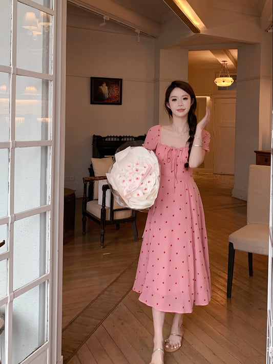 Solo explosive French square neck dress 2024 new women's summer retro gentle style waist slimming long skirt