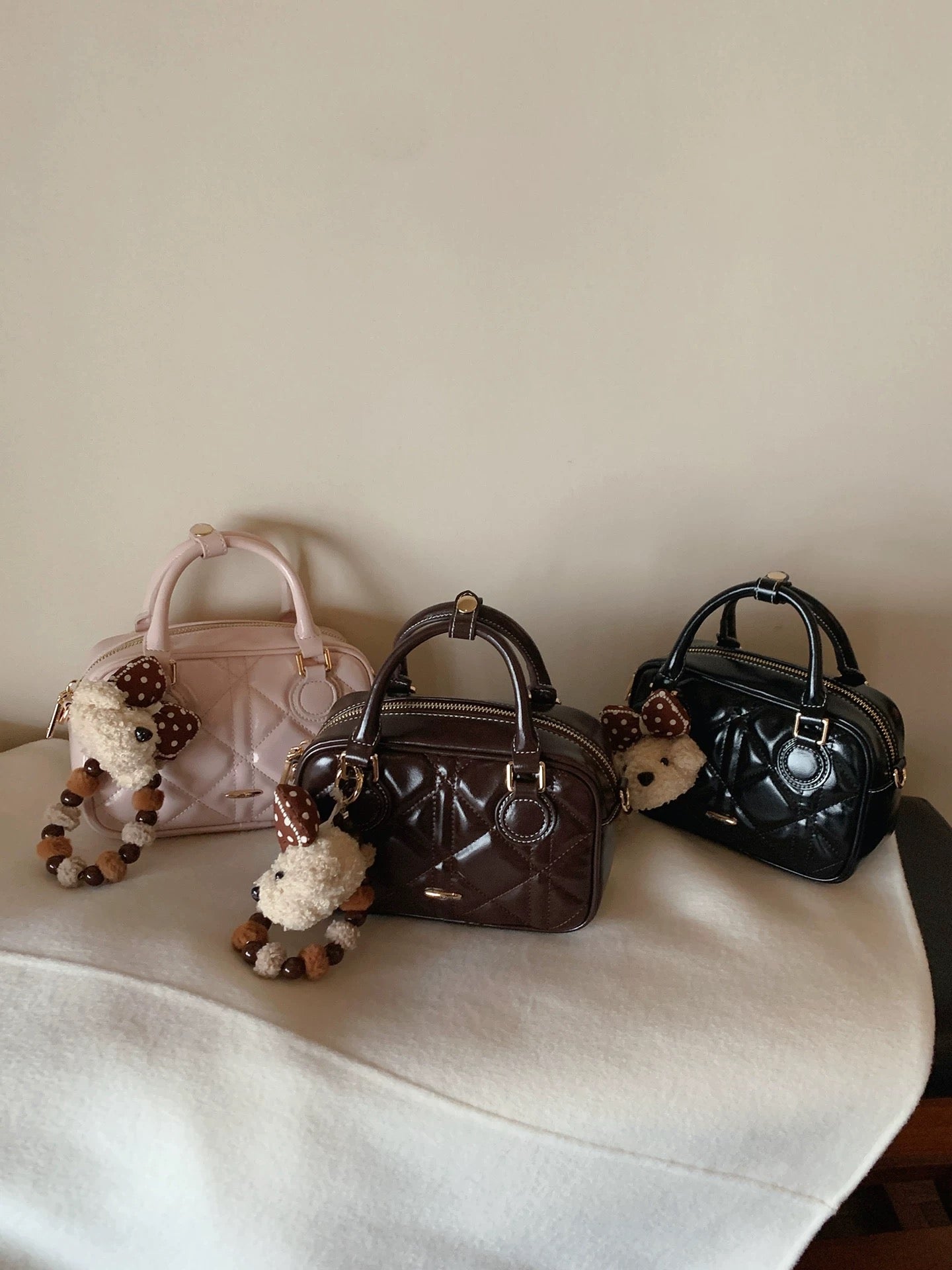 Chio2nd Amber Brown Travel Pillow Bag for Women, 2025 New Arrival, Diamond Pattern Handbag, Shoulder Bag, Crossbody Bag