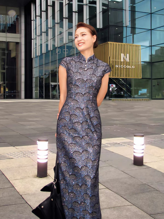 [Original Design by Qingdu Shuilang] "Silver Fan" – A Dual-Layered Qipao-Style Dress Featuring Blue-and-Silver Shimmering Lace, a Slit Back, and a Zipper Closure.