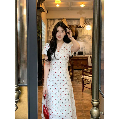 Sweet and spicy [romantic holiday] apricot short-sleeved dress for women summer wear waist slimming floral skirt