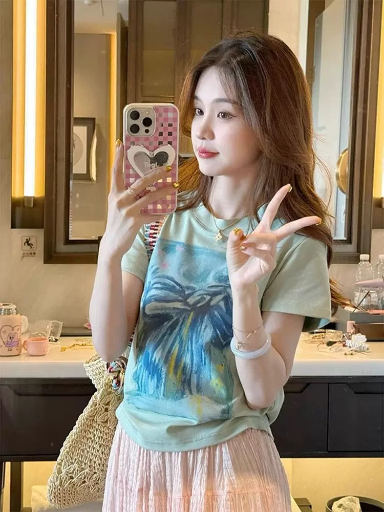 Summer unique and super good-looking straight shoulder beautiful T-shirt short top design niche green print short-sleeved T-shirt for women