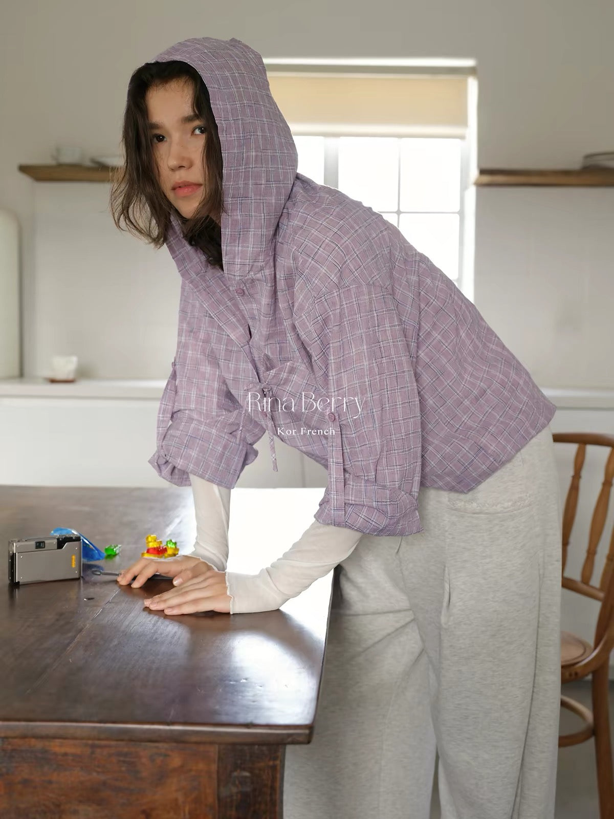 Rina Berry Two-Tone Plaid Drawstring Hooded Loose-Fit Shirt – Autumn-Ready, Relaxed-Style Collared Top with Roll-Up Sleeves
