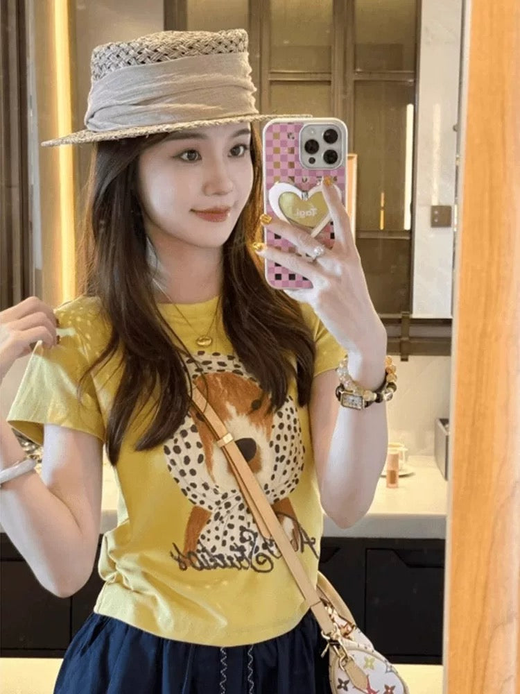 Summer super beautiful unique beautiful top exquisite design yellow cartoon puppy print shoulder short sleeve T-shirt