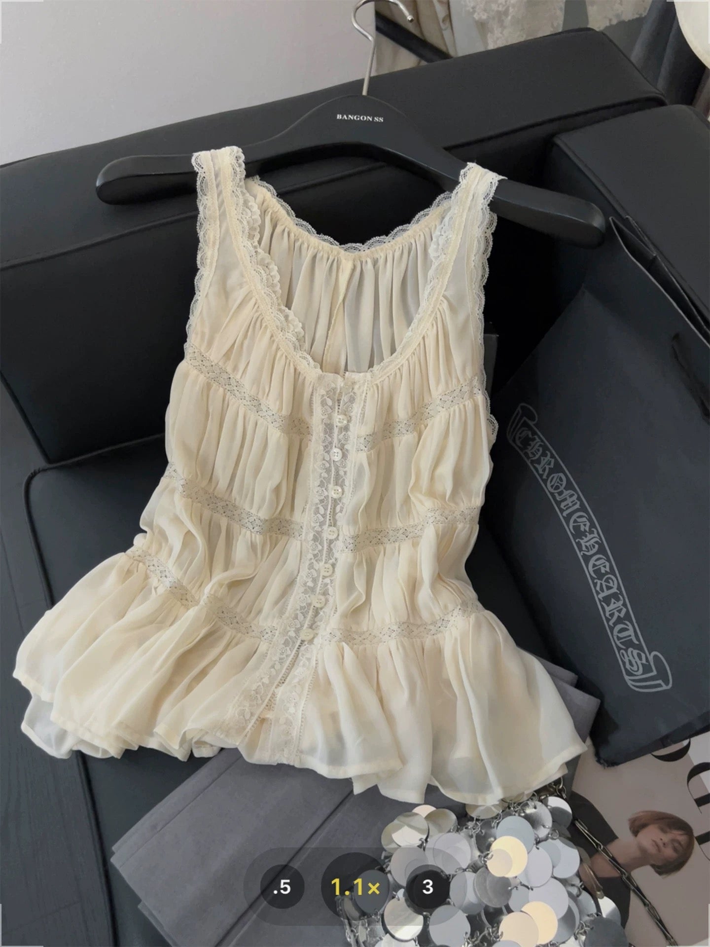 Heavy-duty lace sleeveless top for women, with a sweet and spicy design, perfect for summer 2025. Pleated camisole.