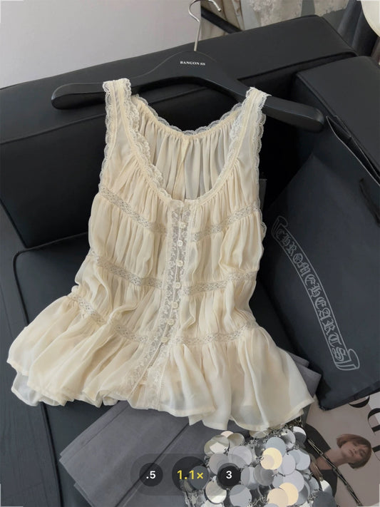 Heavy-duty lace sleeveless top for women, with a sweet and spicy design, perfect for summer 2025. Pleated camisole.