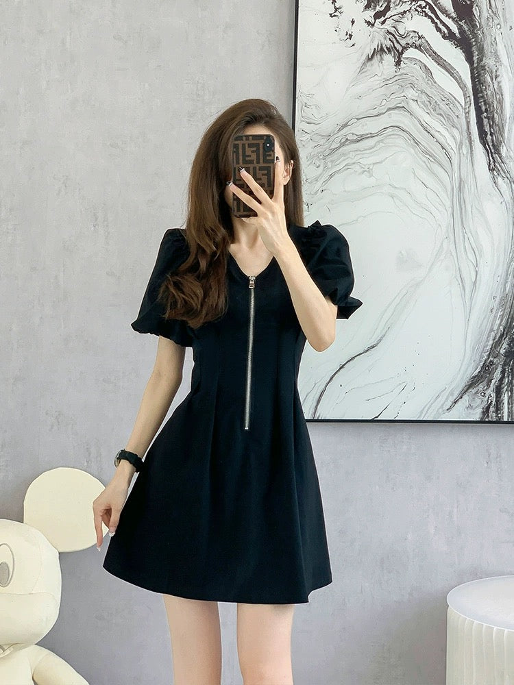 Summer French black a-line dress 2024 new small slim skirt for women summer texture and high-end