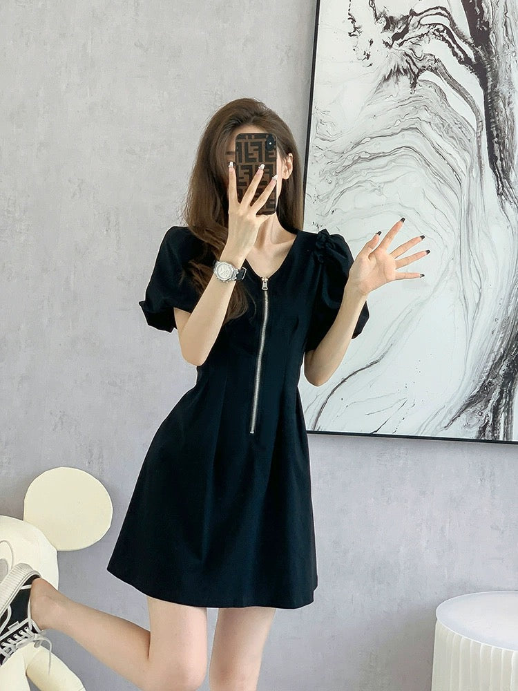 Summer French black a-line dress 2024 new small slim skirt for women summer texture and high-end