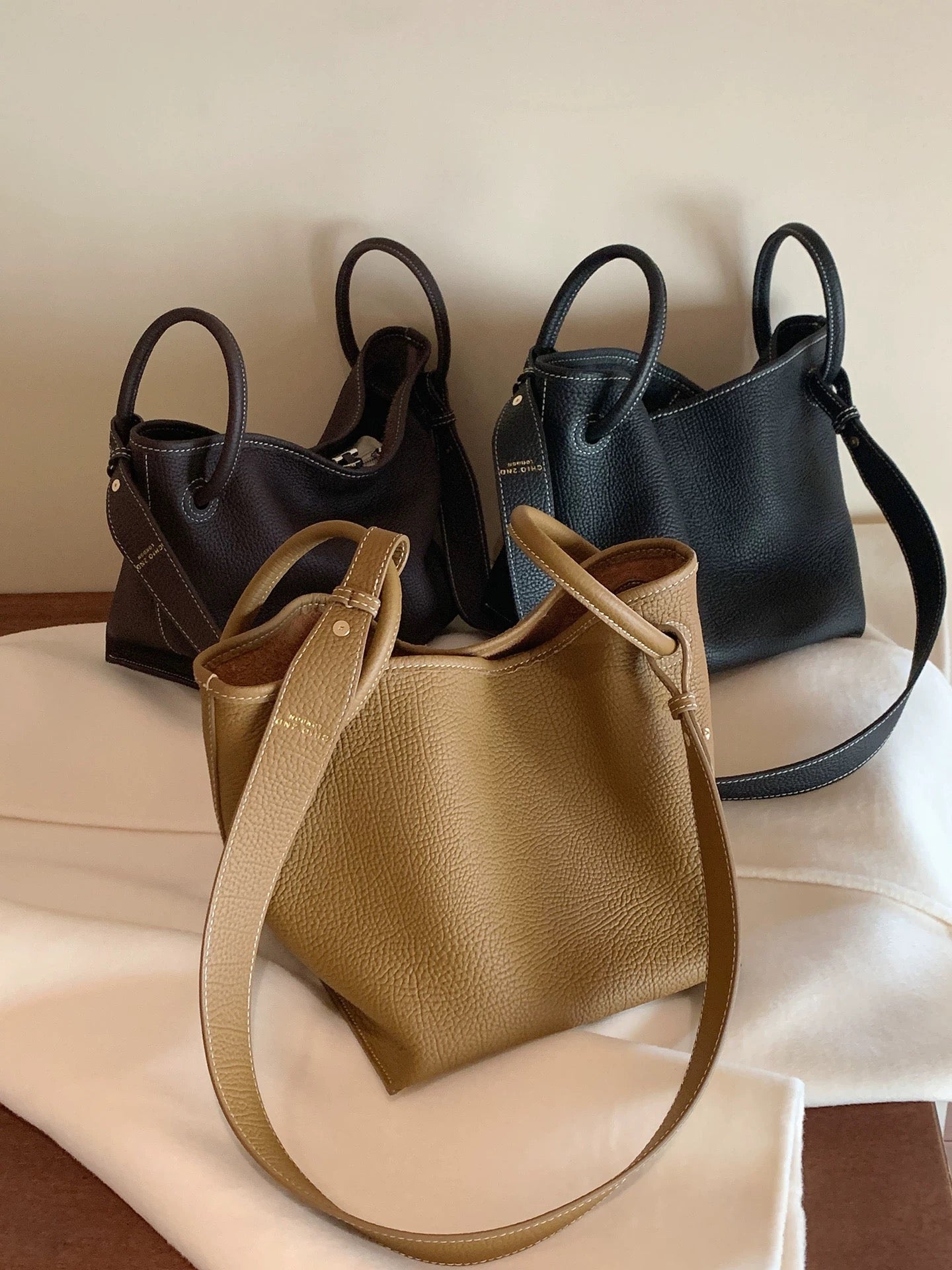 Chio2nd Top Grain Leather Peino Gallery Tote Bag for Women, Genuine Leather Commuter Bag, Elegant Handbag