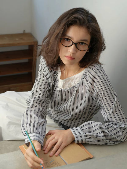 Rina Berry Faux-Layered Striped Blouse with Lettuce-Edge Trim – Autumn Casual Loose-Fit Top Featuring a Contrasting-Color Ruffled Collar