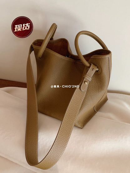 Chio2nd Top Grain Leather Peino Gallery Tote Bag for Women, Genuine Leather Commuter Bag, Elegant Handbag
