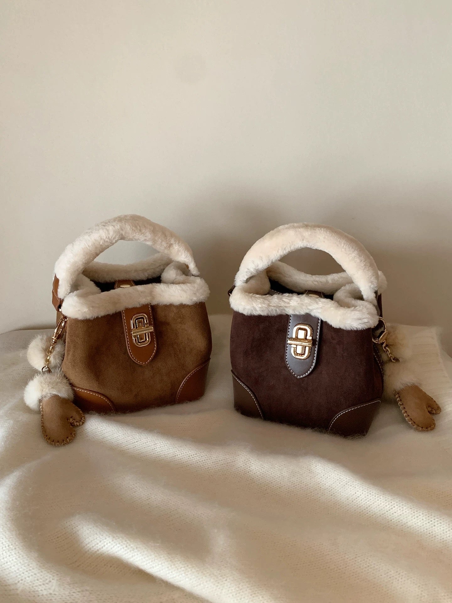 Chio2nd Genuine Wool Autumn Style Bucket Bag for Women, Plush Handbag, Shoulder Bag, Crossbody Bag