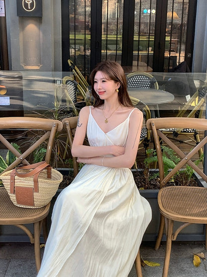 LINGLAI Linglai off-white suspender dress women's new summer new waist slimming beach vacation long skirt