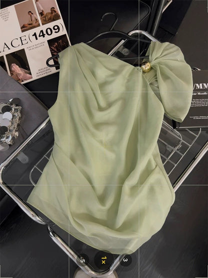 Irregular one-shoulder sleeveless top for women, French style, sweet and spicy, new summer 2025, versatile and niche vest