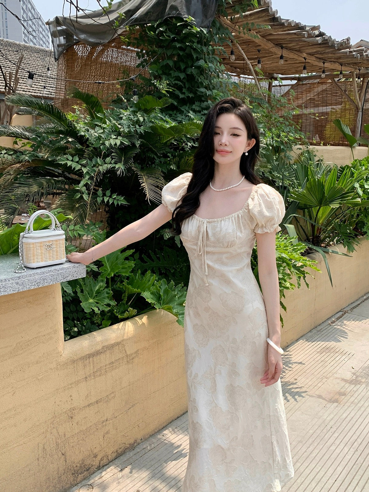 Qiu Rouyao elegant round neck pleated puff sleeve dress for women summer new slim white long and short skirt