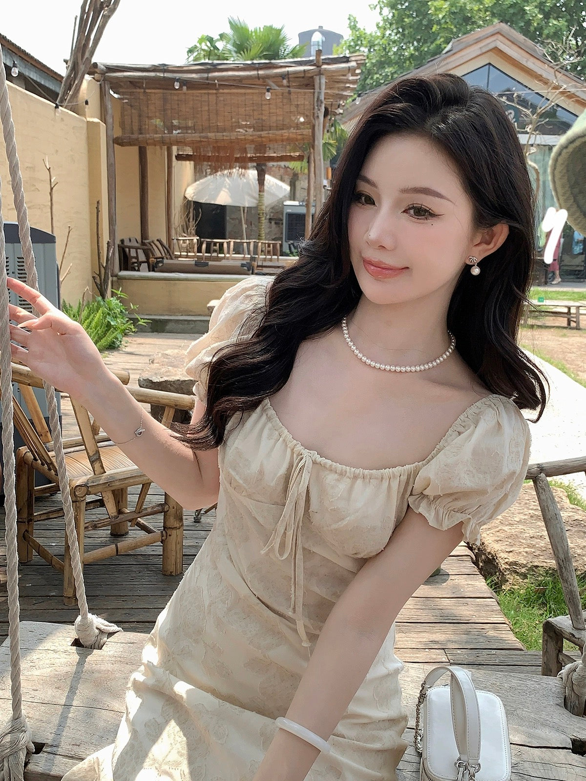Qiu Rouyao elegant round neck pleated puff sleeve dress for women summer new slim white long and short skirt