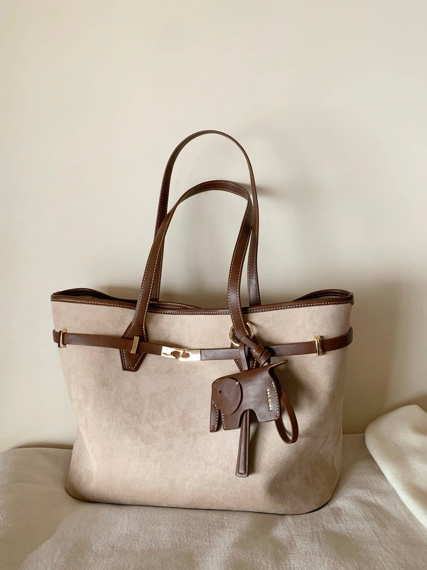 Chio2nd Snow Night Warm Light Tote Bag for Women, Large Capacity, Brown, Elegant Commuter Bag, Handbag/Shoulder Bag