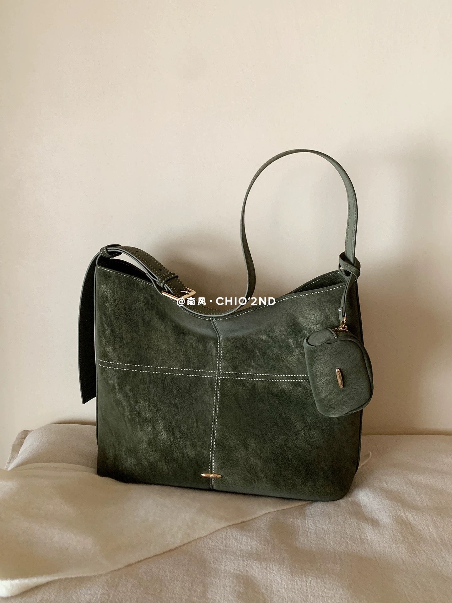Chio2nd Autumn Warm Fleece Tote Bag for Women, 2025 New Style, Autumn/Winter Commuter Bag, Shoulder Bag, Crossbody Bag, Large