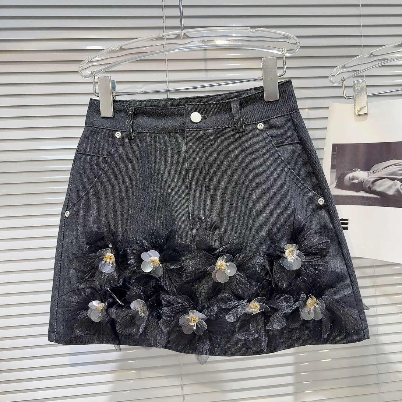 Internet celebrity same style 2025 summer new style temperament lady chiffon flower design denim short skirt A-line skirt half skirt