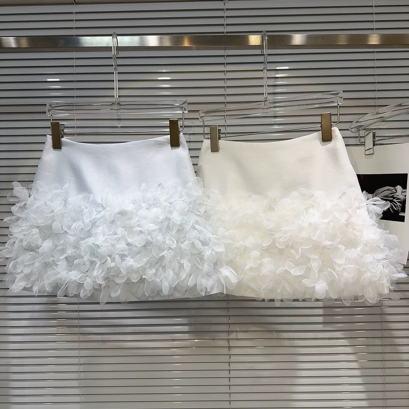 Internet celebrity same style 2025 summer new style small fragrance style bow lace straps sweet girl striped pleated skirt skirt