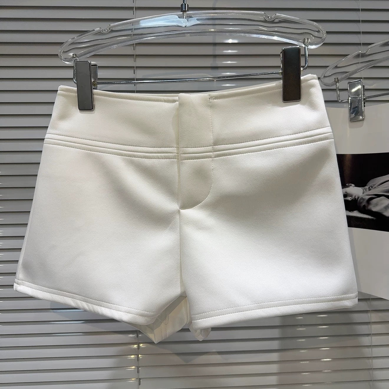 Internet celebrity style 2025 summer new style temperament high waist head solid color cotton brocade fabric simple three-quarter shorts straight pants