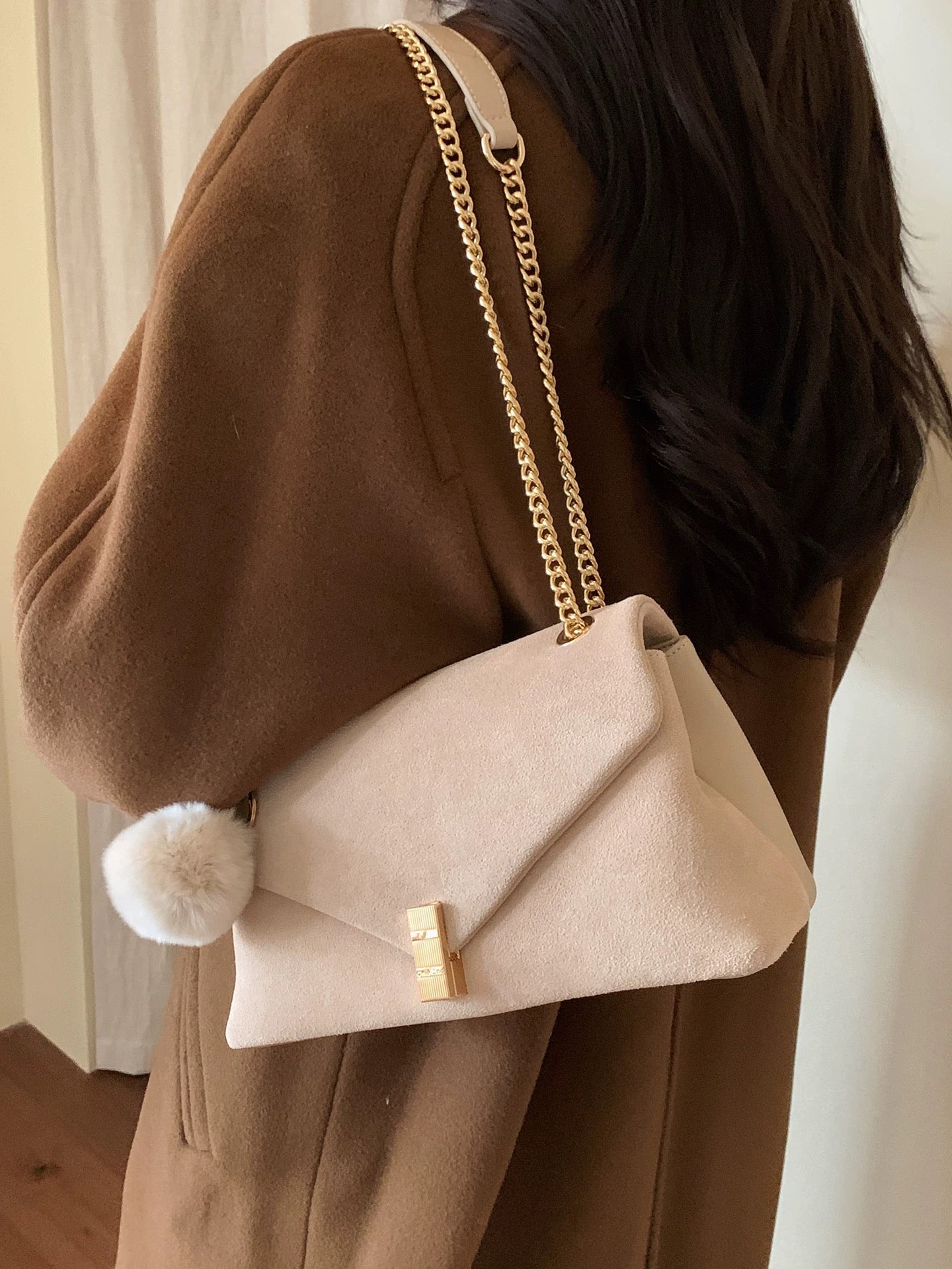 Chio2nd Frosted Leather Chestnut Wood Milk Cream Small Square Bag, Winter Textured Commuter Chain Shoulder/Crossbody Bag