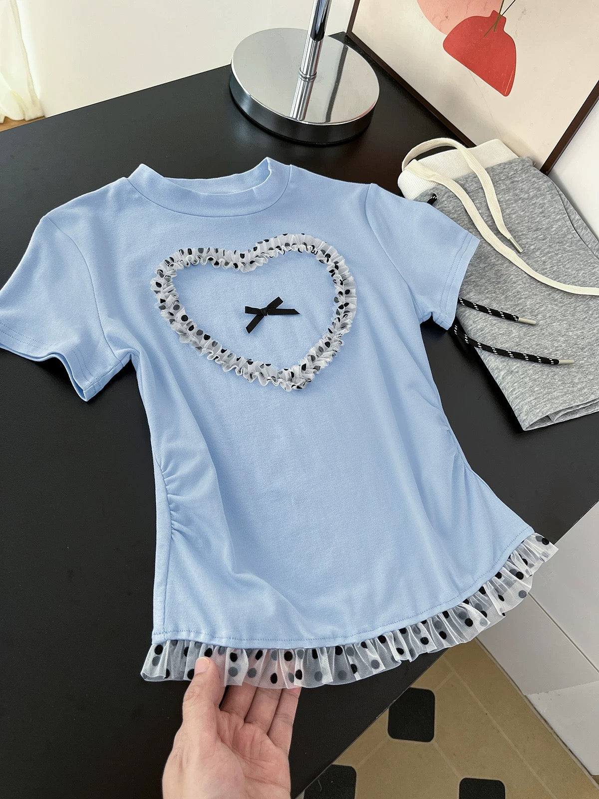 Don't underestimate! The upper body is very elegant ~ light blue splicing lace small top for women in summer with straight shoulders and waist short-sleeved T-shirt