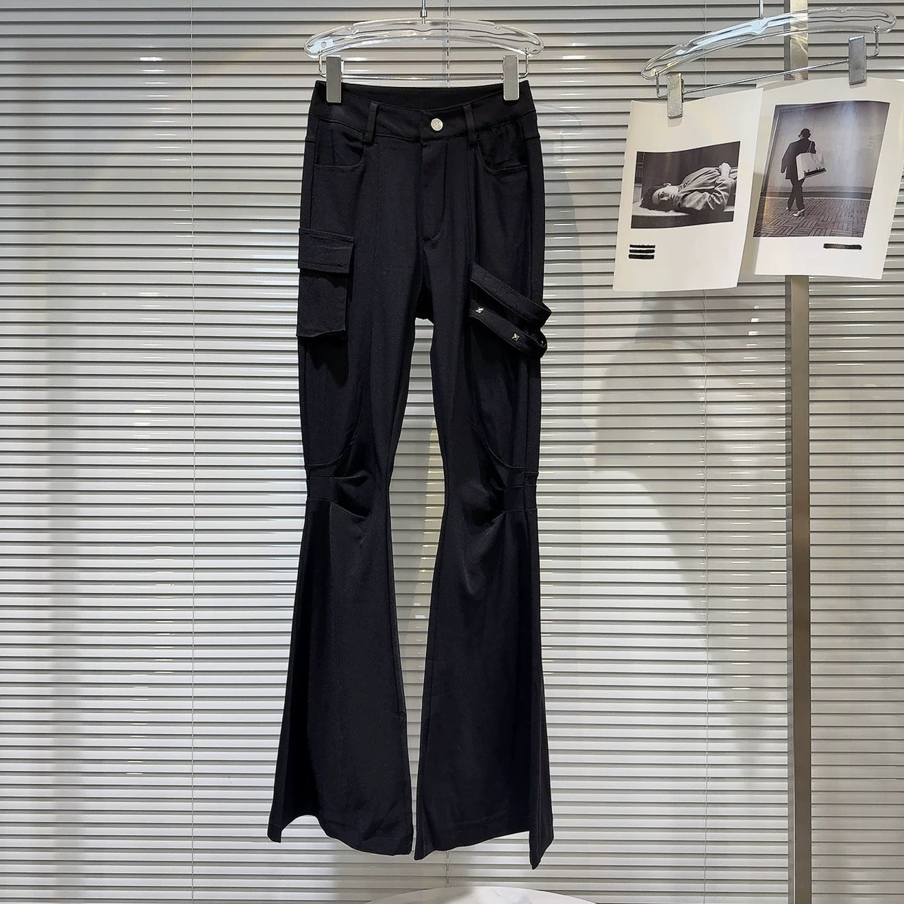 The same style as the Internet celebrity 2025 spring new style dark hot girl strap pocket design slim fit slim flared fashion women's pants