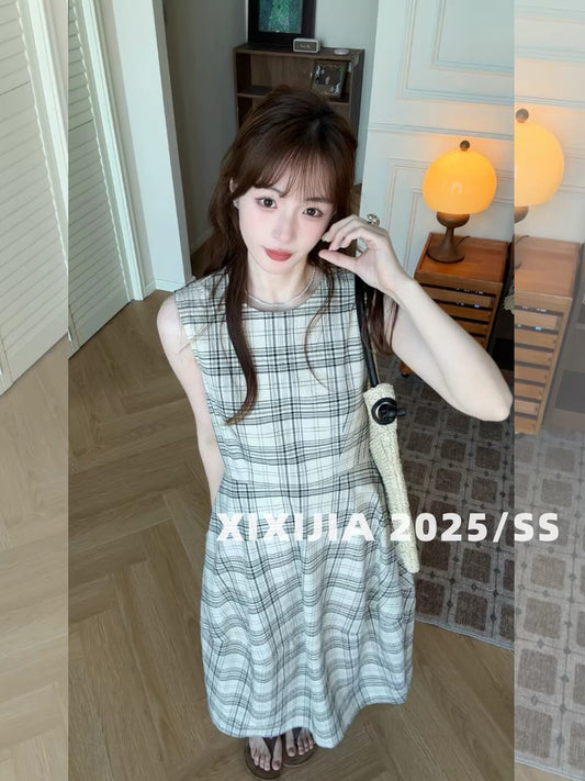 CHIC French Vintage-Inspired Crinkled Plaid Sleeveless Dress – Women’s Loose-Fit Maxi Tank Dress