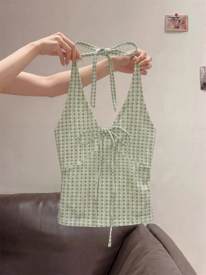 Korean-style sexy V-neck halter top for women, perfect for summer, chic and pretty, suitable for petite women, wearable as an outer or inner layer.