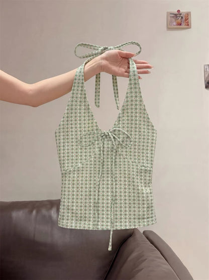 Korean-style sexy V-neck halter top for women, perfect for summer, chic and pretty, suitable for petite women, wearable as an outer or inner layer.