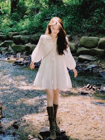 French bohemian dress white chic and beautiful long-sleeved babydoll dress for women early spring and summer holiday style for small people