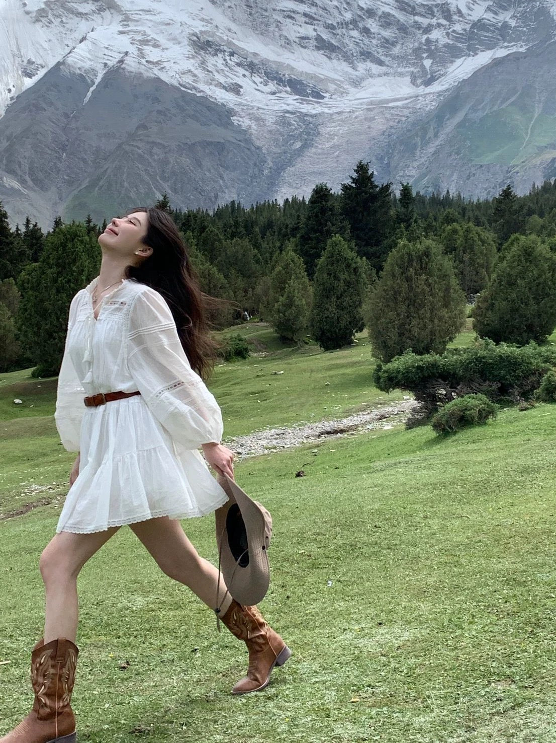 French bohemian dress white chic and beautiful long-sleeved babydoll dress for women early spring and summer holiday style for small people