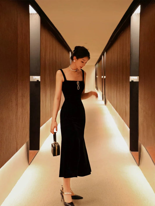 Thirteen and Little French suspender dress for women summer hollow diamond slim fit black velvet fishtail long skirt