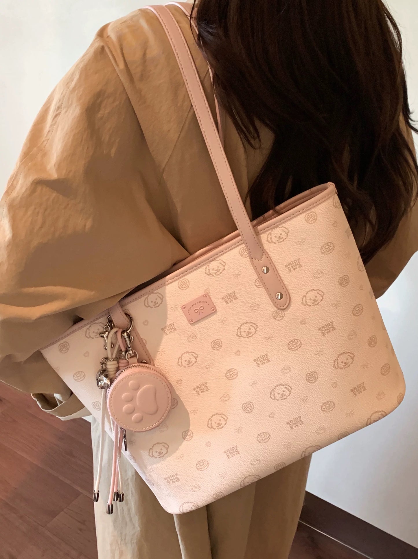 Chio2nd Bread Puppy Romantic Island Tote Bag for Women, Large Capacity, 2025 New Style, Commuter Shoulder Bag