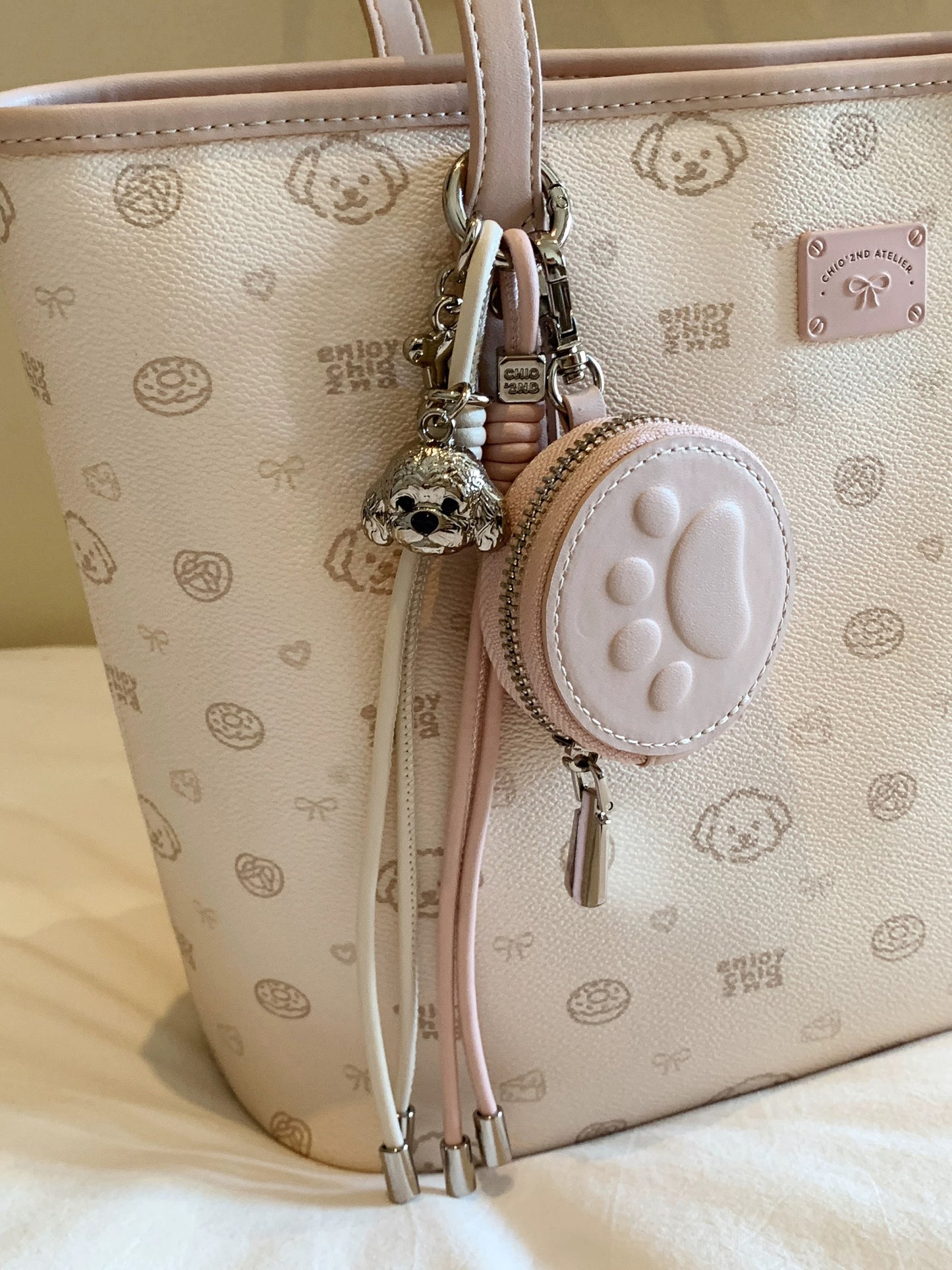 Chio2nd Bread Puppy Romantic Island Tote Bag for Women, Large Capacity, 2025 New Style, Commuter Shoulder Bag