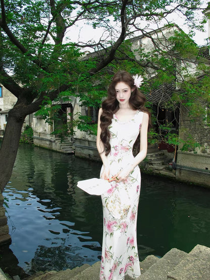 Eating green vegetables [Qinghuaying] Cool and elegant knitted off-shoulder ruffled neck two-way dress, a graceful and slim-fitting long dress