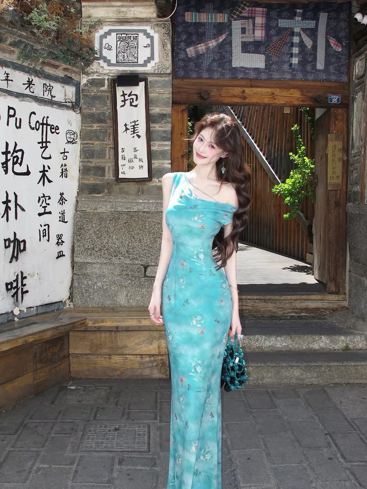 Eat green vegetables [Blue Smoke Butterfly Shadow] Elegant and flattering floral print dress with off-shoulder neckline, versatile and stretchy.