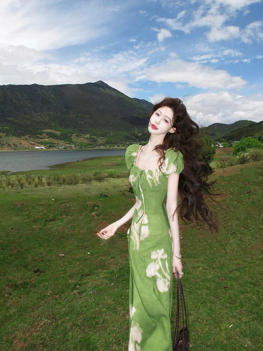 Eat green vegetables [Ma Lv Zhi Xia] French tie-dye print dress, square neck, puff sleeves, waist-cinching, slimming long skirt