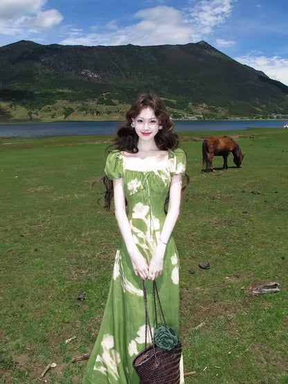 Eat green vegetables [Ma Lv Zhi Xia] French tie-dye print dress, square neck, puff sleeves, waist-cinching, slimming long skirt