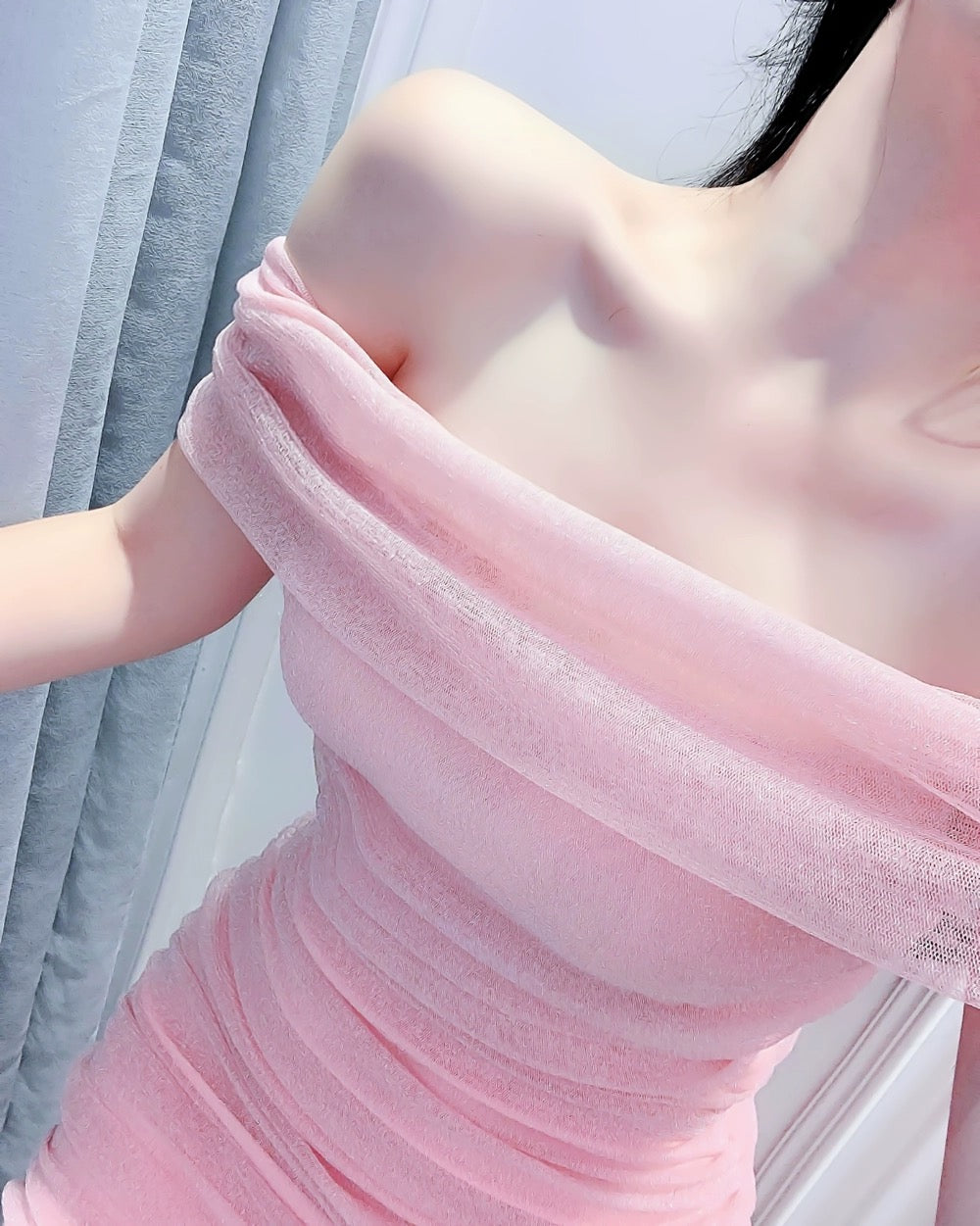Pink one-shoulder Internet celebrity slim-fit shoulder-length dress
