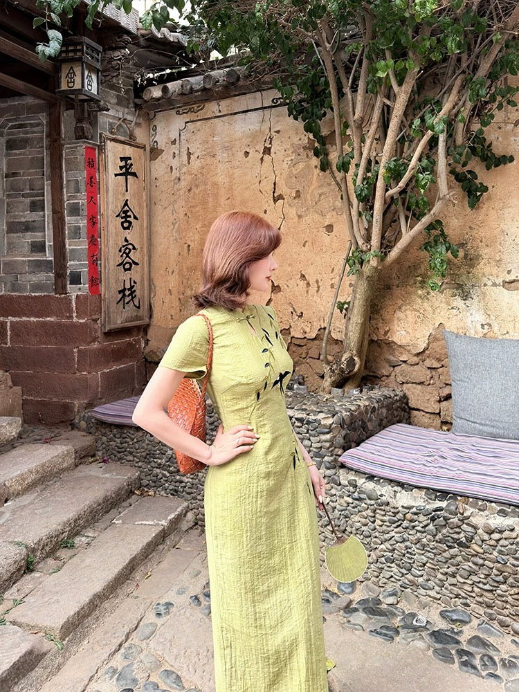 New Chinese Style Lei Yingjun [Yan Nanfei] Modified Cheongsam Dress for Women, Summer Stand Collar Embroidered Retro Long Dress