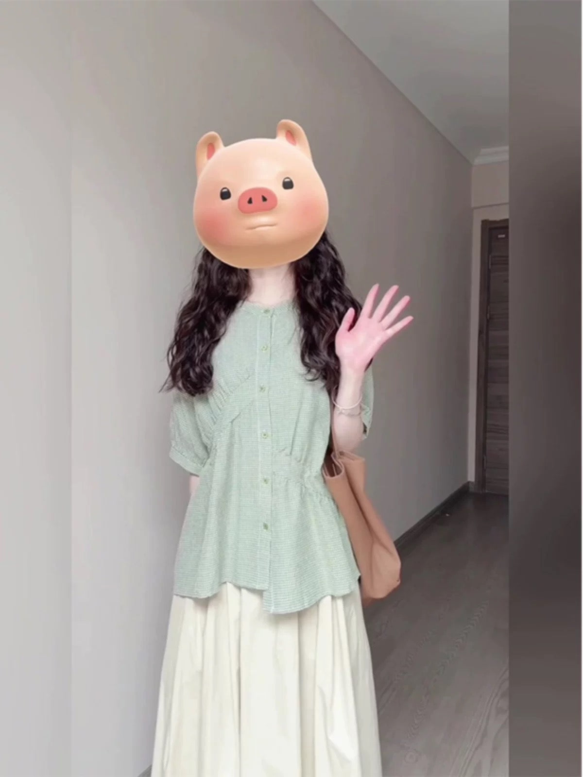 Relaxed summer clothes with a complete set of niche shirts, tops, half-length skirts, casual two-piece suits for women