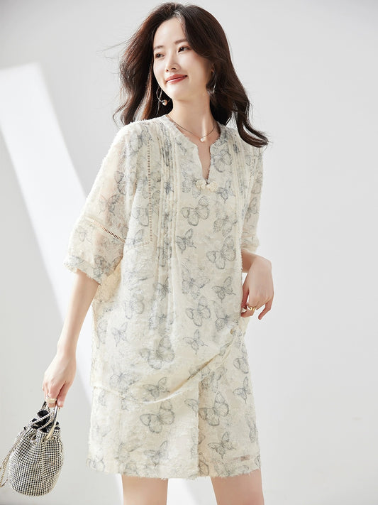 Textured V-neck short-sleeved shirt and shorts two-piece set for women summer 2024 new European style loose fashion age-reducing suit